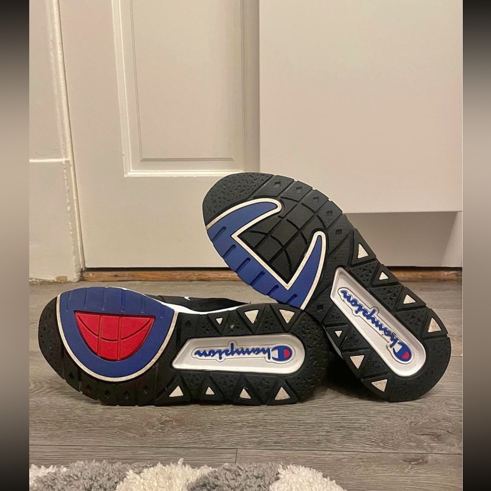 Men's Champion Size 9 Shoes, WORN LESS THAN 10 TIMES, CLEANED AND STILL LIKE NEW